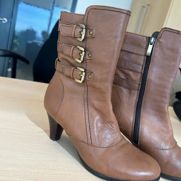 Arctica lined beautiful heeled boots size 7.5 new condition (worn under 5 times) - Picture 3 of 11